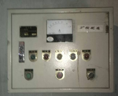 改造前原來3臺現(xiàn)場的操作箱 高壓軟起在水泵上的應(yīng)用-窯街煤電集團(tuán)1850水泵房(圖4)