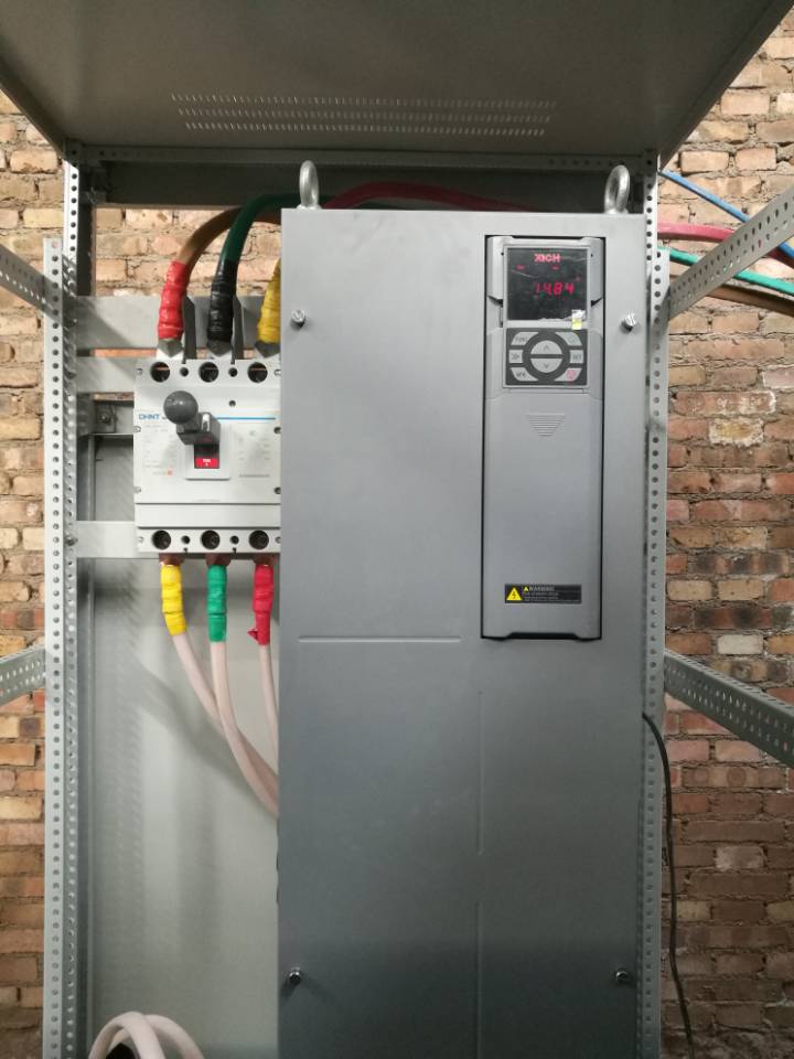 XFC350變頻器在玻璃鋼化爐上應用(圖2) XFC350變頻器在玻璃鋼化爐上應用(圖2)